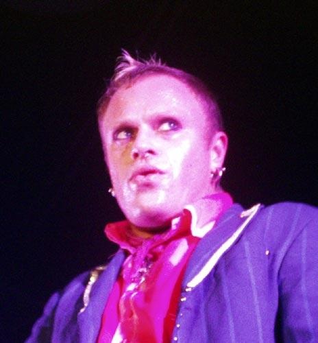 The Prodigy – Keith Flint warf böse Blicke ins Publikum