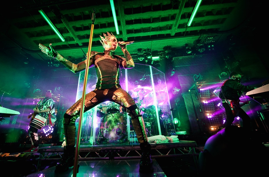 Tokio Hotel – Die Magdeburger im Gibson Club. – On stage.