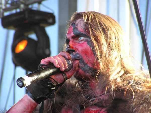 Turisas – Kommen gerade noch vom letzten Raubzug vorbei. – 