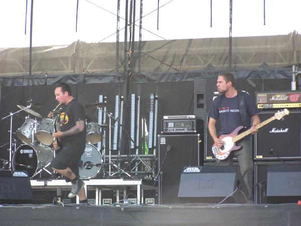 Volbeat – Kamen mit Verspätung aber rockten die Bühne. – 