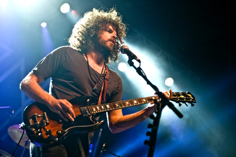 Return of the Wuschelkopf: Wolfmother rocken das Palladium. – Markenzeichen: Wuschelkopf