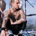 Travis Barker - Schwer verletzt bei Flugzeugabsturz