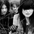 The Dead Weather - Prügelei zwischen White und Mosshart?