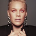 Pink - Die neue Single "Walk Me Home"