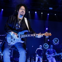 Steve Lukather.